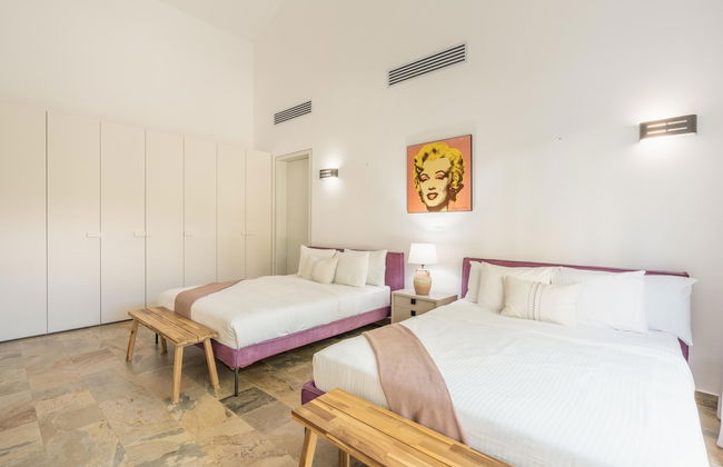 Spacious Villa w Pool Garden Views - Photo 18