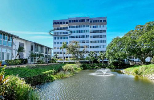 1055-607 Pond View High Rise with Remodeled Kitchen - Foto 4