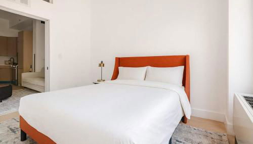 19-4I Stylish 1BR in the Heart of the East Village - Foto 3