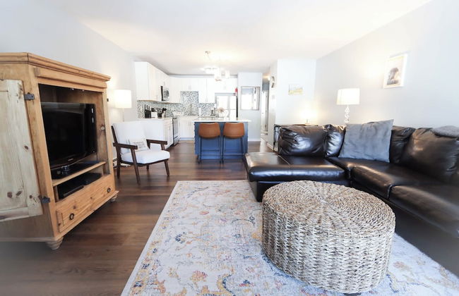 Sun Sung Cozy Condo A Stylish Escape for 4! - Photo 12