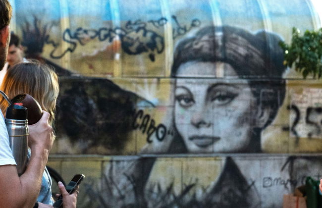 Visite à la découverte du street art dans le quartier espagnol - Photo 1