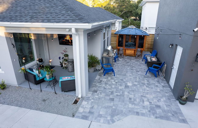 Brand New Modern Pet Friendly Zen Home W/ Private Home Theater & Hot Tub! 2 Bedroom Home by RedAwning - Photo 54