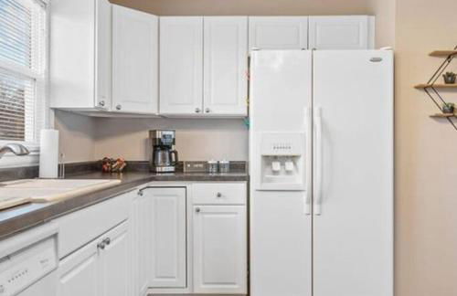 Pet Friendly Large Fenced Backyard Covered Patio - Foto 28