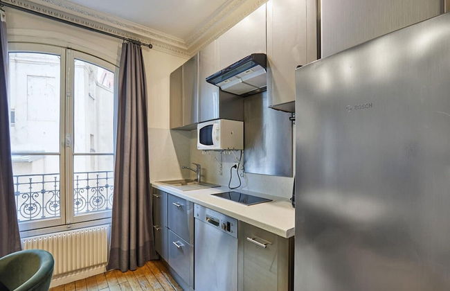 Charming Apartment Center of Paris by Studio Prestige - Photo 5