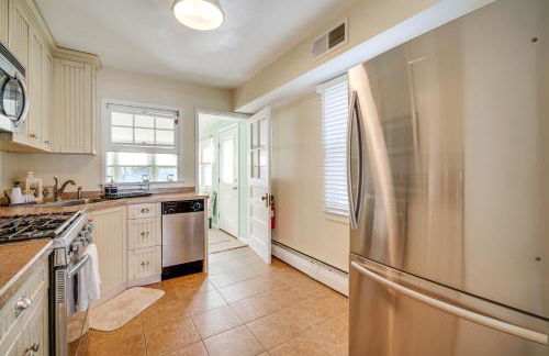 1 Block to Brigantine Beach Breezy Home with Patio! - Foto 6