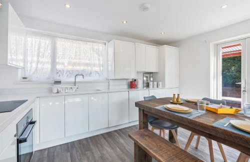 3 Bedroom Bungalow, Van & Car Parking, WIFI, Sleeps 6 - Foto 4