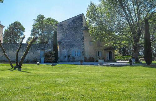 Stunning farmhouse with heated private pool in Provence - Photo 37