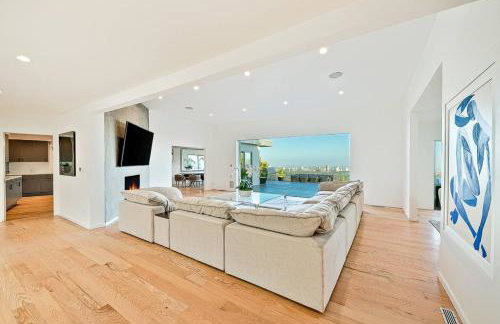 Stunning Modern Estate in BH with Pool, Spa, and Views - Foto 16