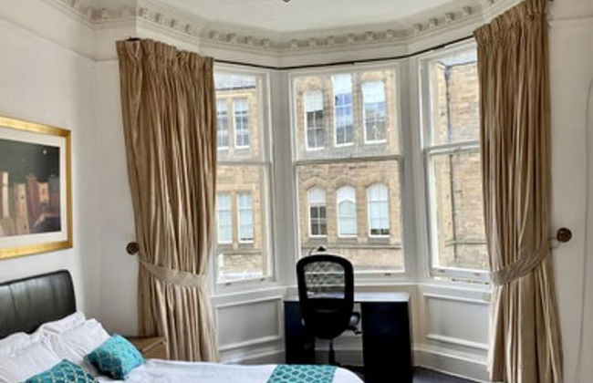 Large 5 Bedroom Flat in Marchmont, Edinburgh - Foto 2