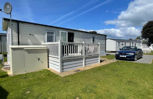 Golden Dunes Retreat, Dog-Friendly Stay at Par Sands Holiday Park, Cornwall - Foto 2