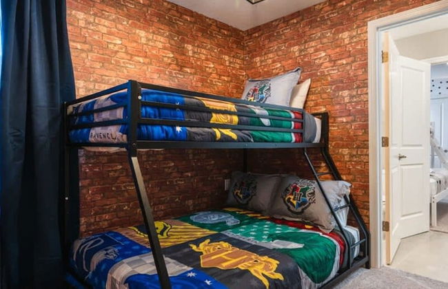 Elegant and Spacious Home With Themed Bedrooms - Foto 46