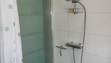 Neues modern möbliertes Komfortappartement - Foto 3