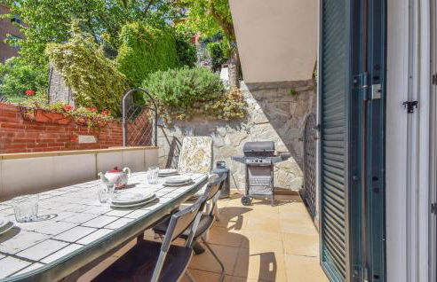 3 Bedroom Amazing Apartment In Genova - Photo 2