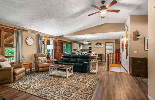 Lakeside Getaway includes Hot Tub pet friendly - Foto 4