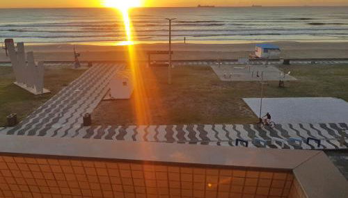 Incrível Sacada à Beira Mar APTO 3Q - Foto 3