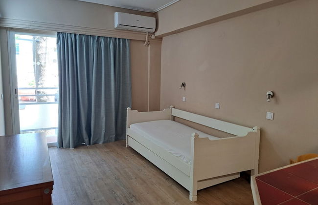 Bristol Hotel & Apartments - Photo 19