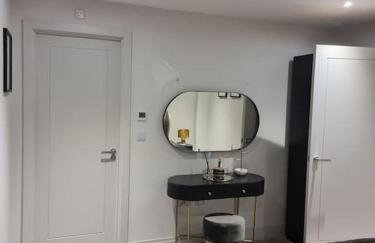 Stunning Sea View Two Bed Two Bathroom Apartment - Foto 11