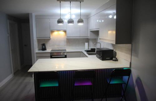 Comfy 2-bedroom Flat with Private Parking - Foto 4