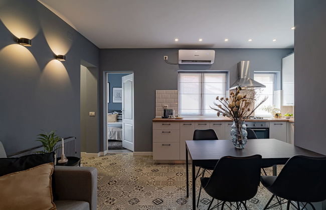 Chic Black White 2BR Retreat on Dambovitei - Foto 7