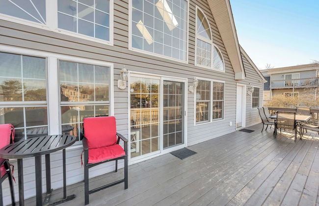 Pocono Pinnacle by Avantstay Steps to the Lake, Game Room, Large Deck - Foto 41