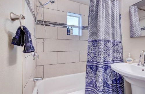 7min light rail walk Royal Blue Lakewood Retreat - Foto 18