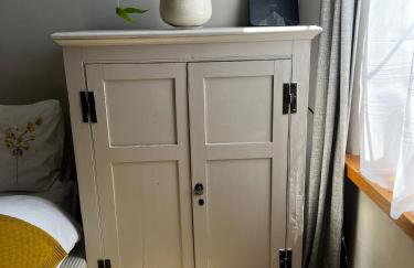 Two Bedroom Riverside Apartment in Rotherhithe Village - Foto 44