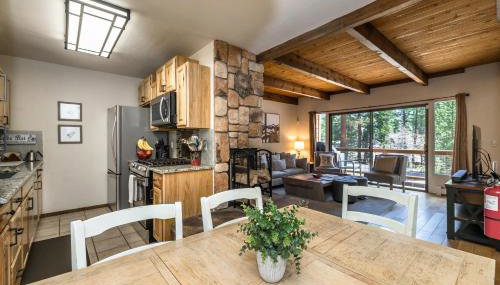 Mountain Escape - Lake Tahoe - Incline Village - Private Garage - Foto 4, stove