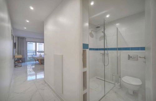 FRGK Victoria 4 Central Cannes 1BR Terrace, AC & Ultra-Fast Wi-Fi - Photo 16