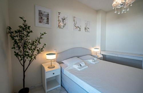 Hello Cosmo - Photo 15