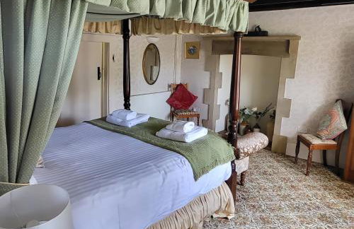 The Farmhouse - Photo 18