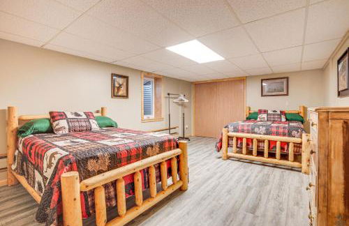 Hayward Home with Private Deck, Fire Pit and Kayak! - Foto 13