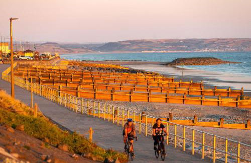 Sound of the Sea, beach front Bungalow with hot tub, in Tywyn - Foto 13