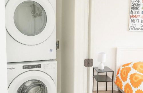 Spacious 2BR Townhouse - 3 Queens - Sleeps 8 - Foto 14