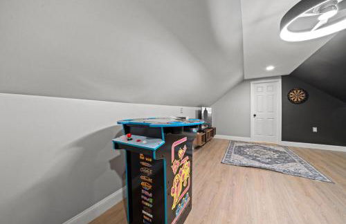 Spacious Luxe Stay Sleeps 16 20 Min to NYC - Foto 35