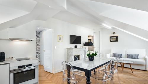 Les Demoiselles à Versailles - Au Pied du Château - Foto 3