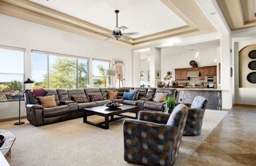 Desert Oasis with Pool Black Mountain Views - Photo 11