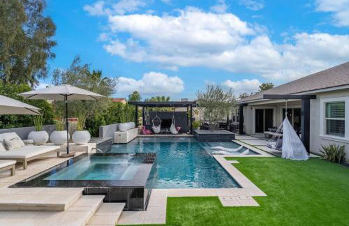 Elegant Phoenix Getaway w Pool and Spa Heating - Foto 2