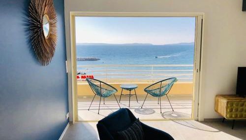 T3 FRONT de mer dernier étage vue mer Petit havre de paix pour vos vacances Emplacement unique vue mer panoramique à 180 degrés pour ce T3 en face de la plage front de mer vue sur les iles 5 et dernier étage avec ascenseur - Foto 5