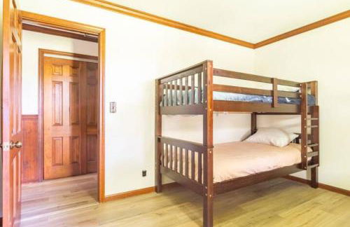 100 Acre Red Brick Ranch Hocking Hills Cabin Hot Tub 12 - Foto 22