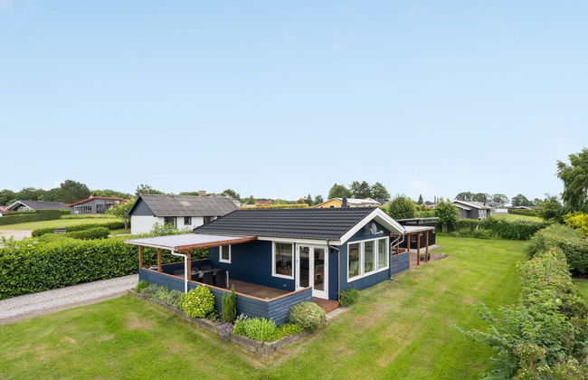 "Roar" - 500m from the sea - Photo 1