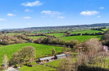 Willow Stylish pod with peaceful rural views - Photo 26