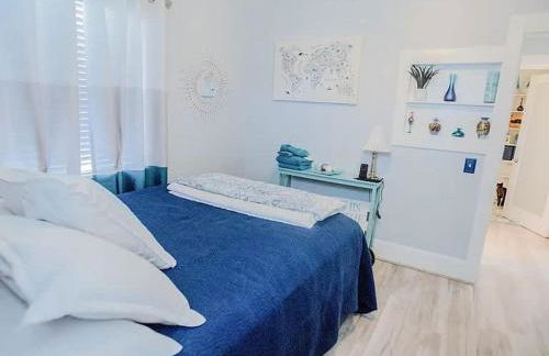 Soothing Blues in Peaceful 2BR 1BA Cottage - Foto 14