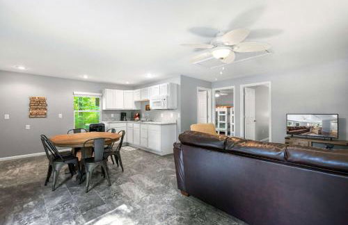 Lakeside Oasis - Room for 12 - Foto 32