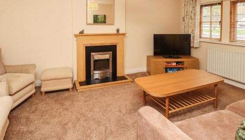 Stewart House - Photo 3