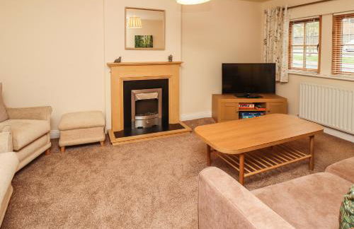 Stewart House - Photo 3