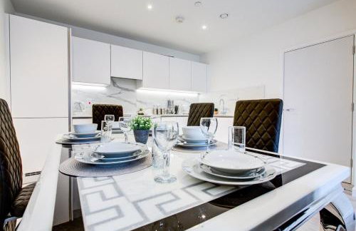 2BR Flat - Walk to Elizabeth Line - Free Parking - Foto 1