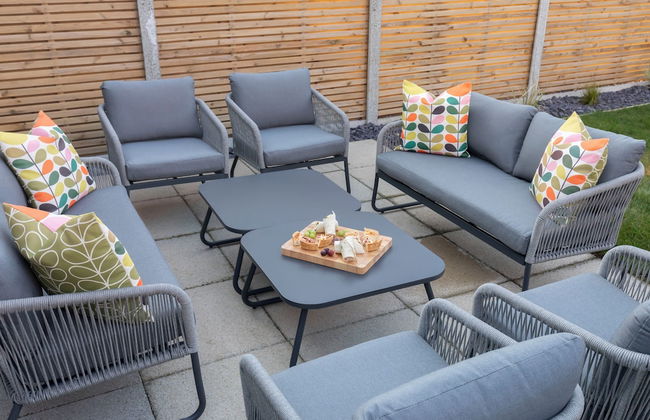 Elliot Oliver - 2 The Old Surgery: Stunning 4 Bedroom Home With Parking In Cheltenham - Photo 19