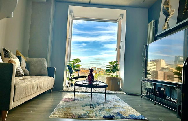 Captivating 2-bed Skyview Apartment in Leeds - Foto 8