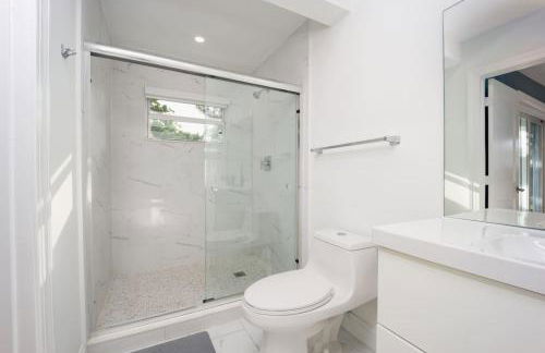 Heated Pool- MiniGolf- Fire Pit- Game Room- 1mi to Beach - Foto 30