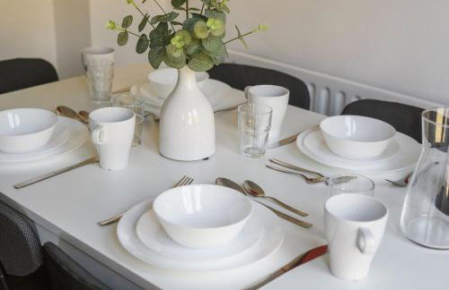 Stupton House, Large 3 Bed House that Sleeps 8 with Full Size Pool Table & FREE Parking - Hosted by Stay Host Save - Foto 23